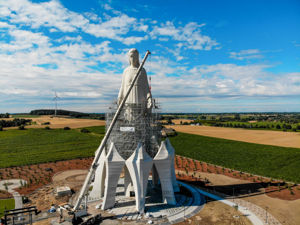 Madonna della Misericordia di Konotopie realizzata con casseforme monumentali progettate da Arbloc