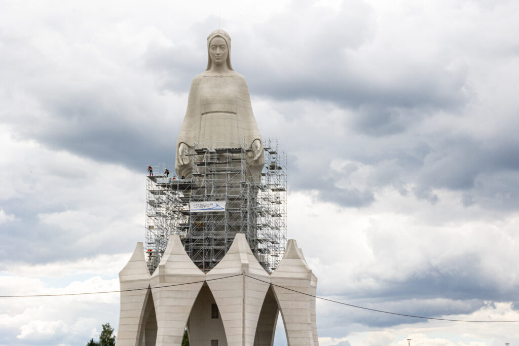 Madonna della Misericordia di Konotopie realizzata con casseforme monumentali progettate da Arbloc